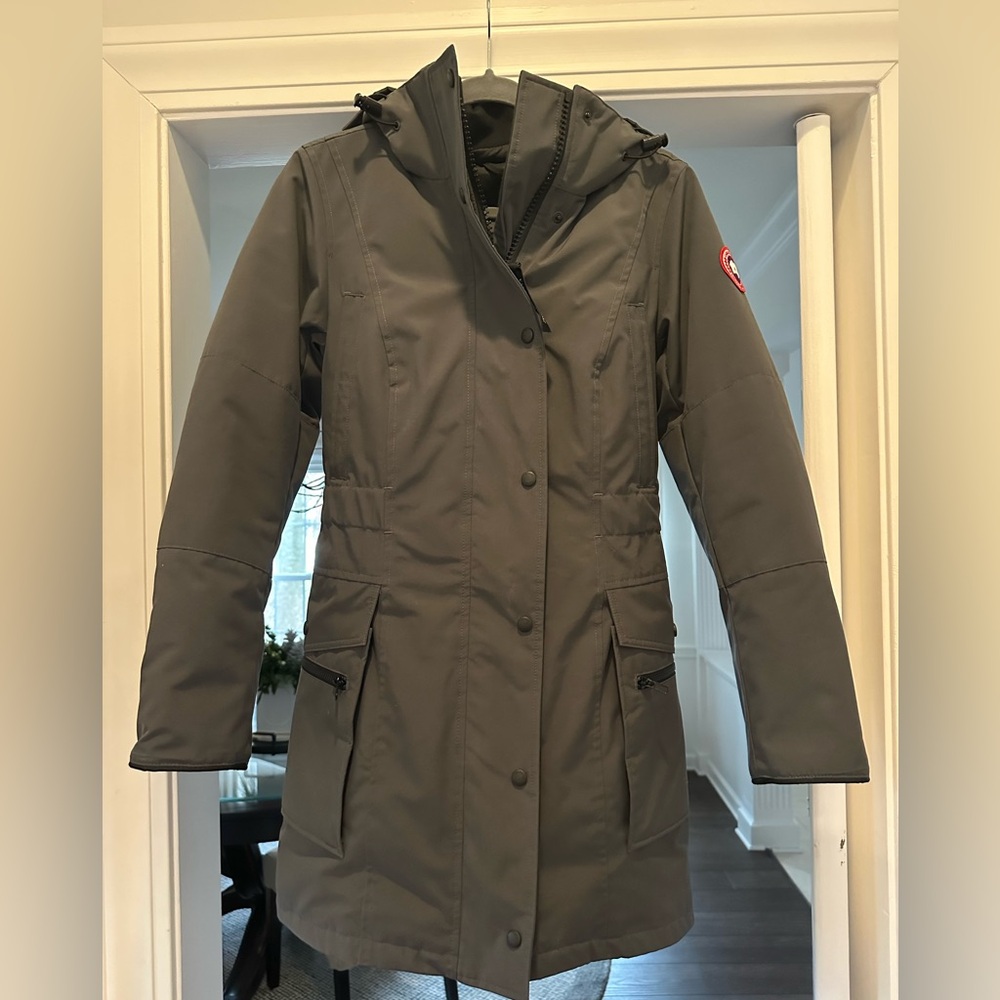 Canada Goose Women’s Kinley Parka 
Excellent condition 
Size Small
